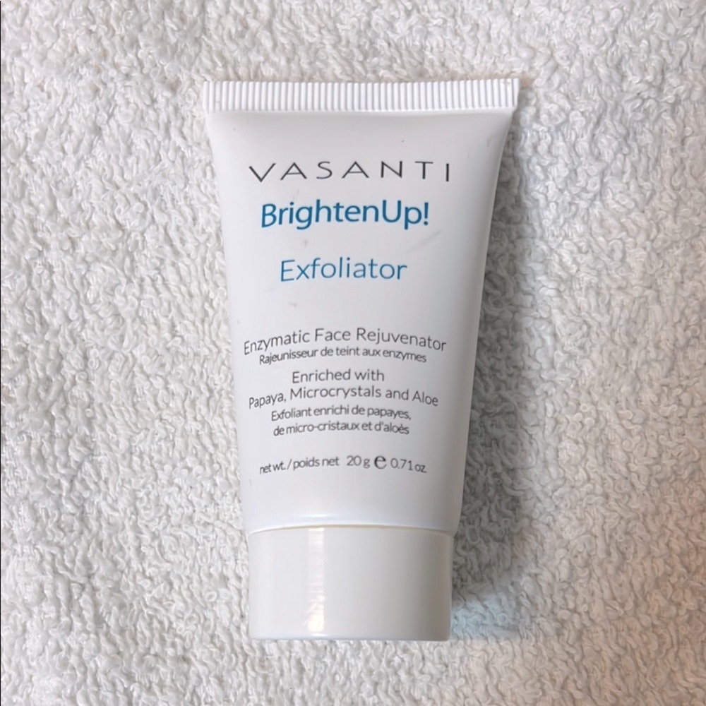 3/$30 - NWOT Vasanti Brighten Up! Exfoliator deluxe sample